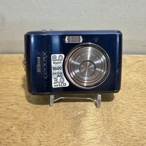 Nikon Coolpix L18 Digital Camera Black 8.0 MP 3x Optical Zoom 3" FOR PARTS LENS